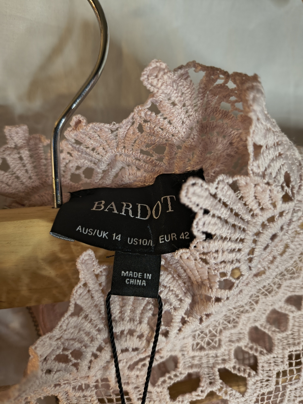 Bardot Pale Pink Chevron Lace Midi Dress - Picture 4 of 6